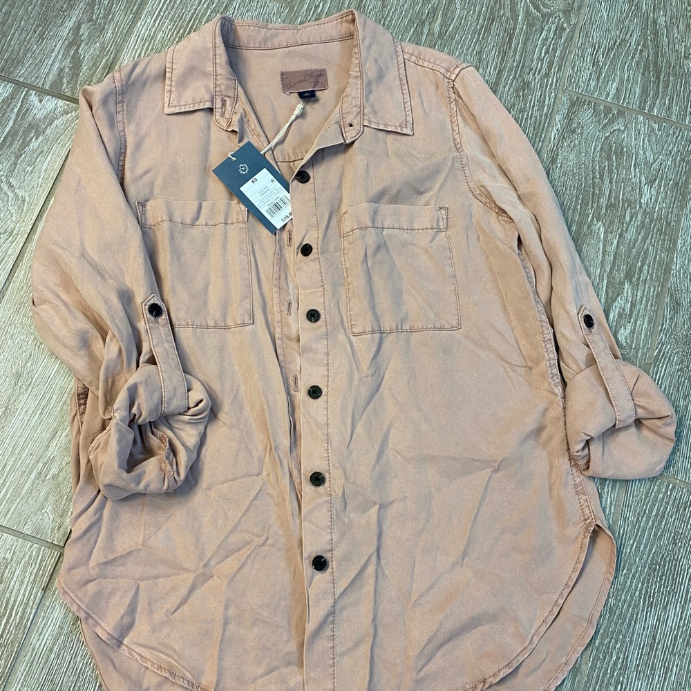 Universal Threads button down top